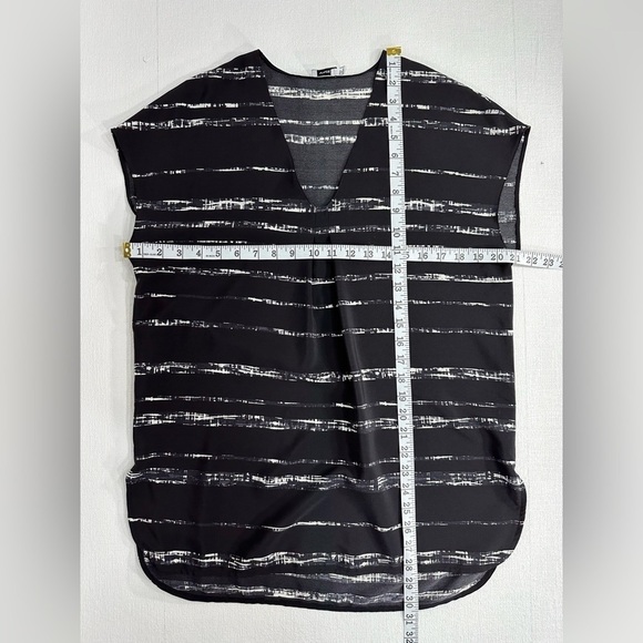 Vince shadow stripe silk oversized blouse top size S - Picture 7 of 10